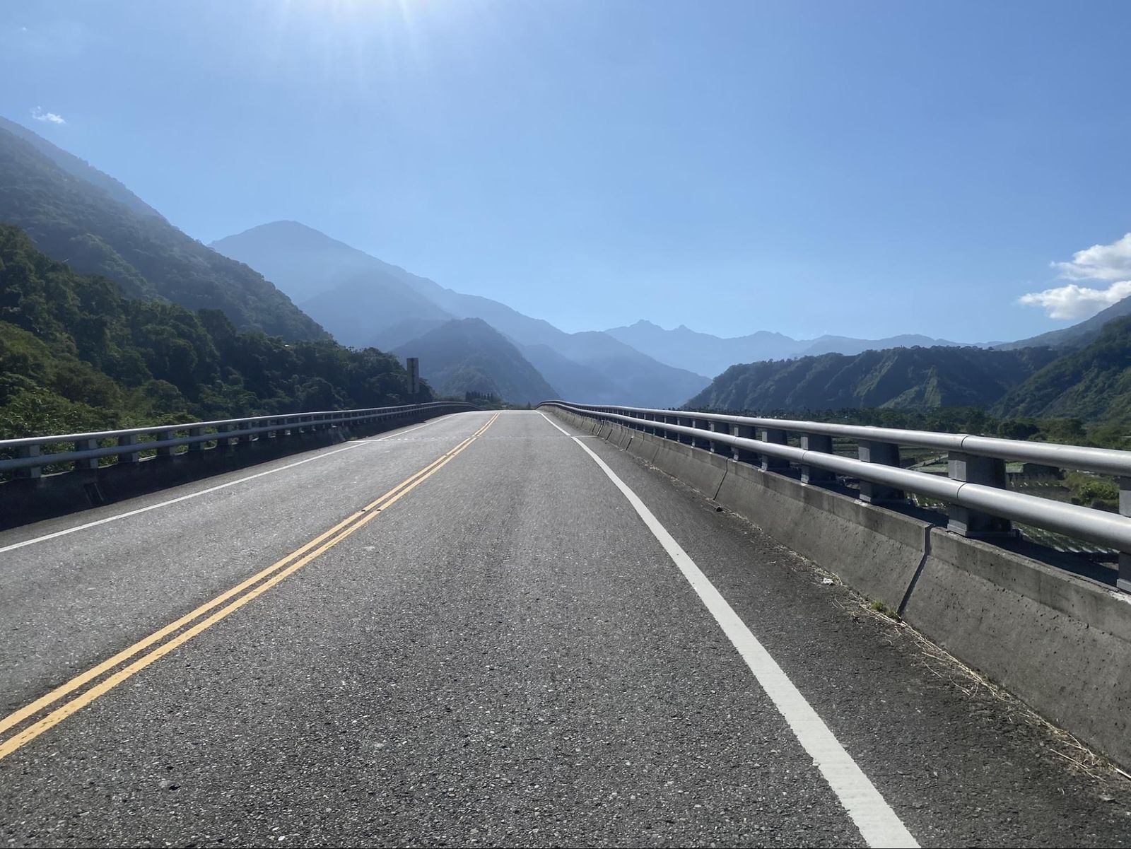 Fantastic views approaching the Yushan mountain ridge