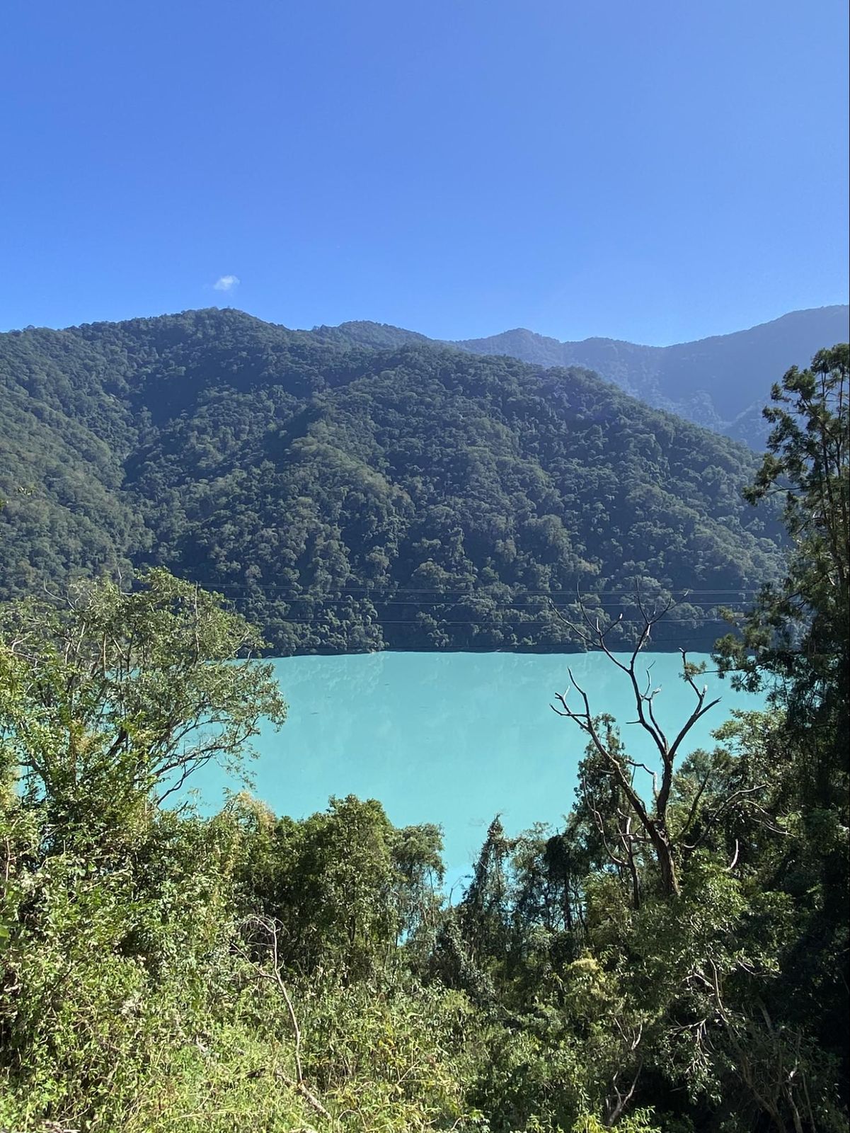 Wushe Reservoir (left) and the mountains around Ren'ai (right)