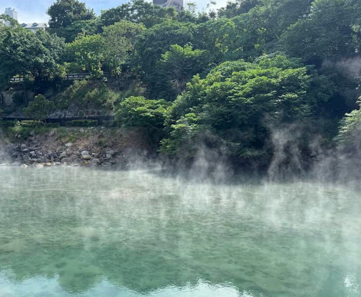 The hot spring baths at Spring City Resort (left) and Thermal Valley in Beitou (right)